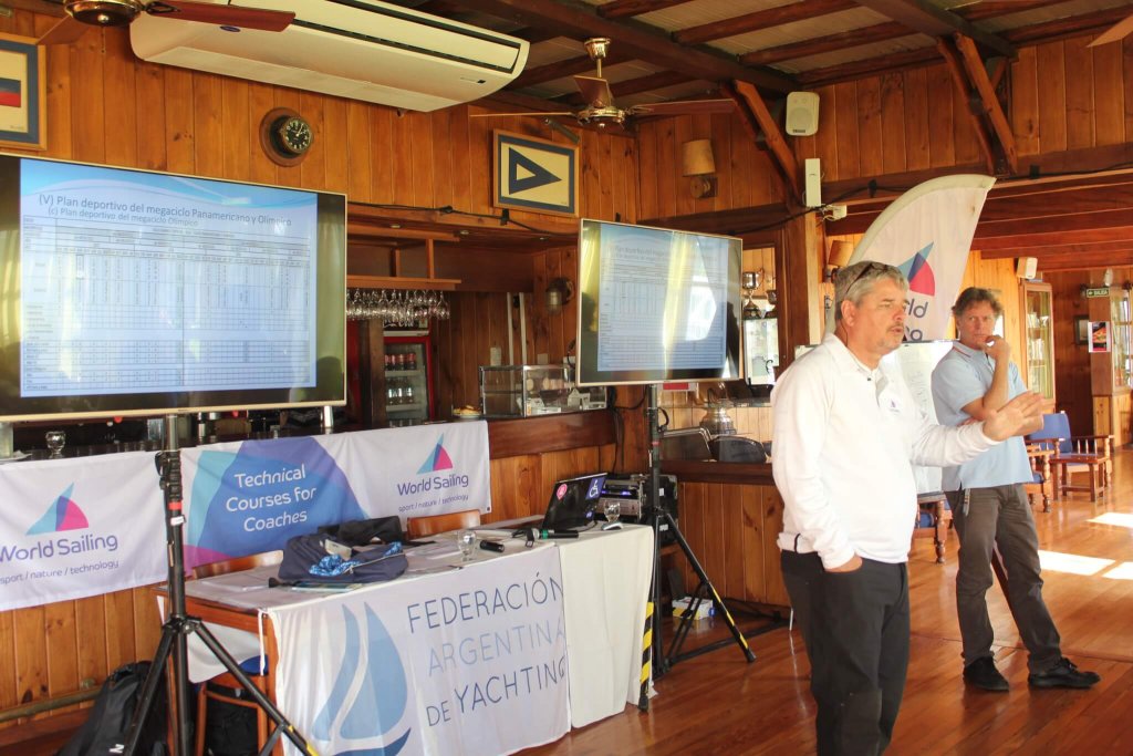 Charlas en el Curso de Entrenadores de la World Sailing
